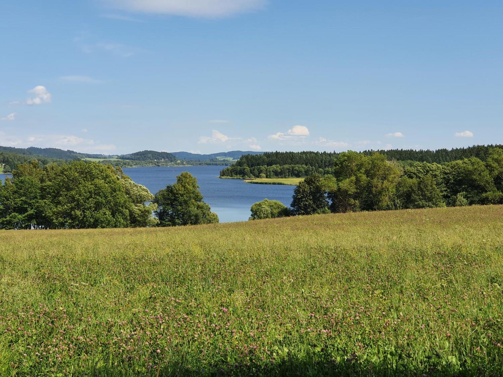 Relax Vila Lipno- Apartman V Podkrovi U Plaze Windy Point Černá v Pošumaví Exterior foto